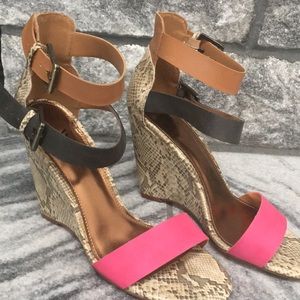 Brand new wedges SUPER Cute